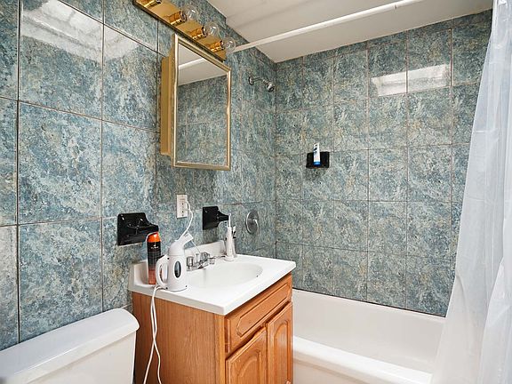 4th image of 245 E 31st St #2E