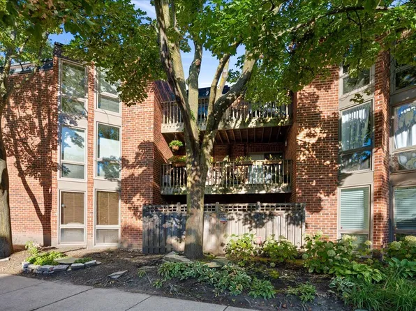 2045 N Larrabee St APT 7102, Chicago, IL 60614