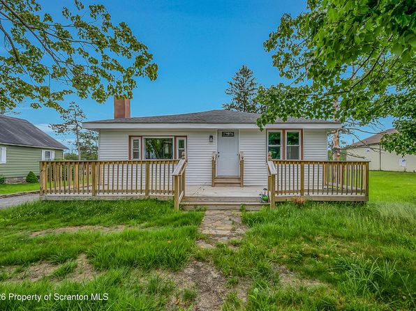 664 Laurel Dr, Tobyhanna, PA