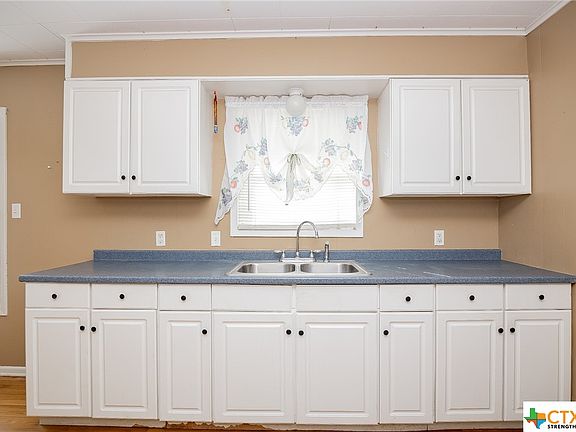 3rd image of 108 Maurine St
