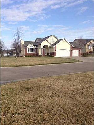 1st image of 2812 N Danbury Cir