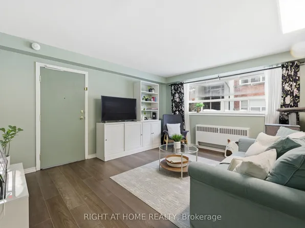 223 Macnab St S #11, Hamilton, ON L8P 3C9