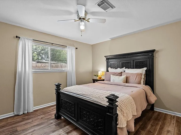 1626 Lake Bluff Dr — Photo 11