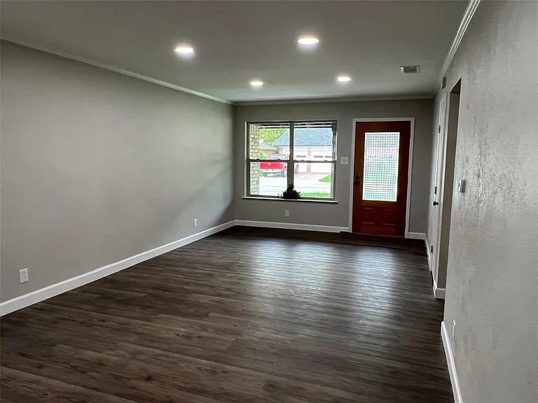 1811 Erwin Pl — Photo 2