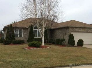 33350 Opus Ct, Sterling Heights, MI 48312