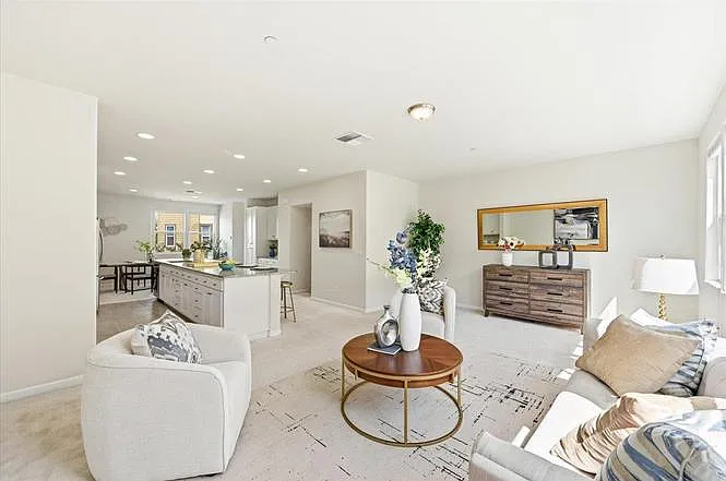 4 bed, 3.5 bath, 1886 sqft, $4,350 — Photo 2