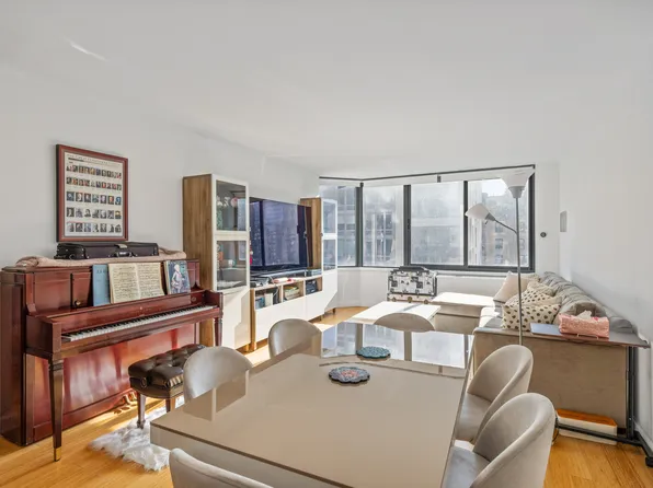 201 West 72nd Street image 3 of 13