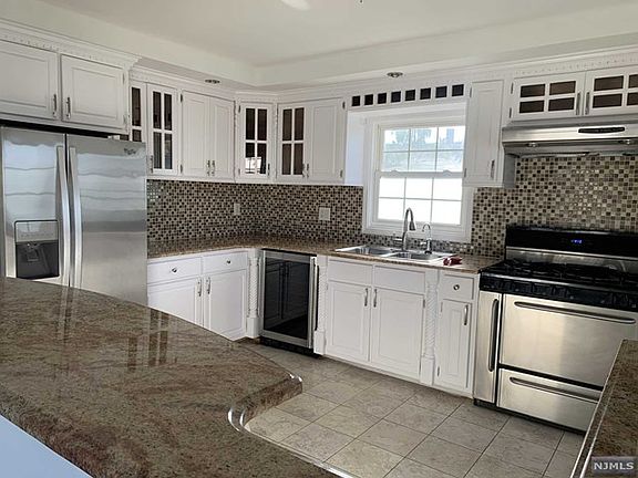 3rd image of 39 E Joseph St
