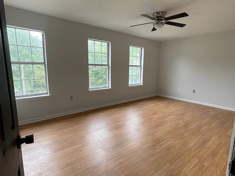 931 Mill Stone Dr — Photo 6