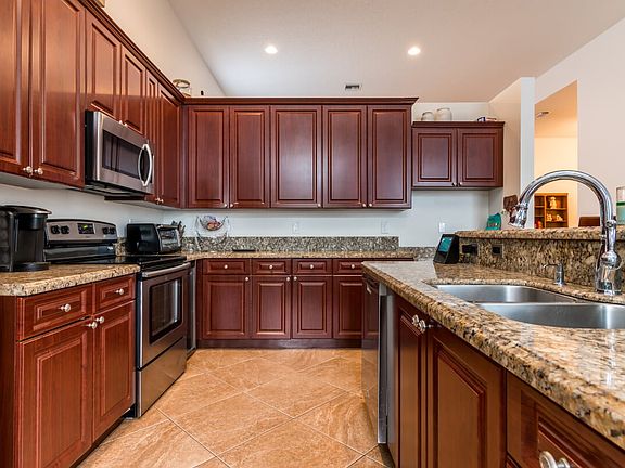5th image of 7808 NW 71st Way