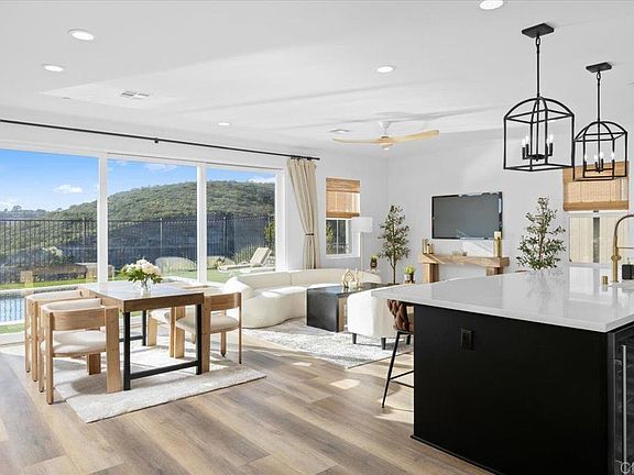 2nd image of 941 Woodhaven Rd