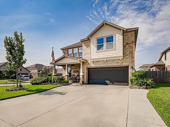 3rd image of 407 Bay Grove Ln