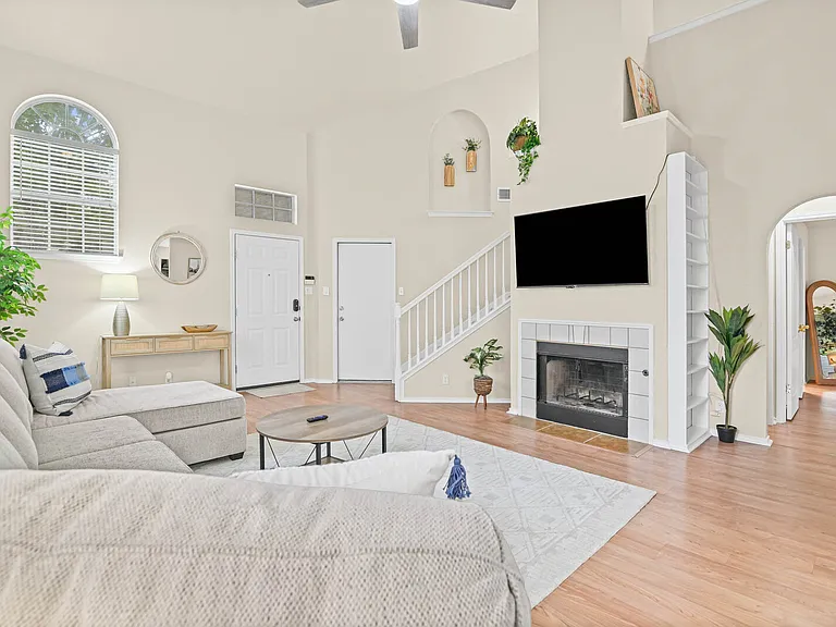 6 Pembroke Ct — Photo 5