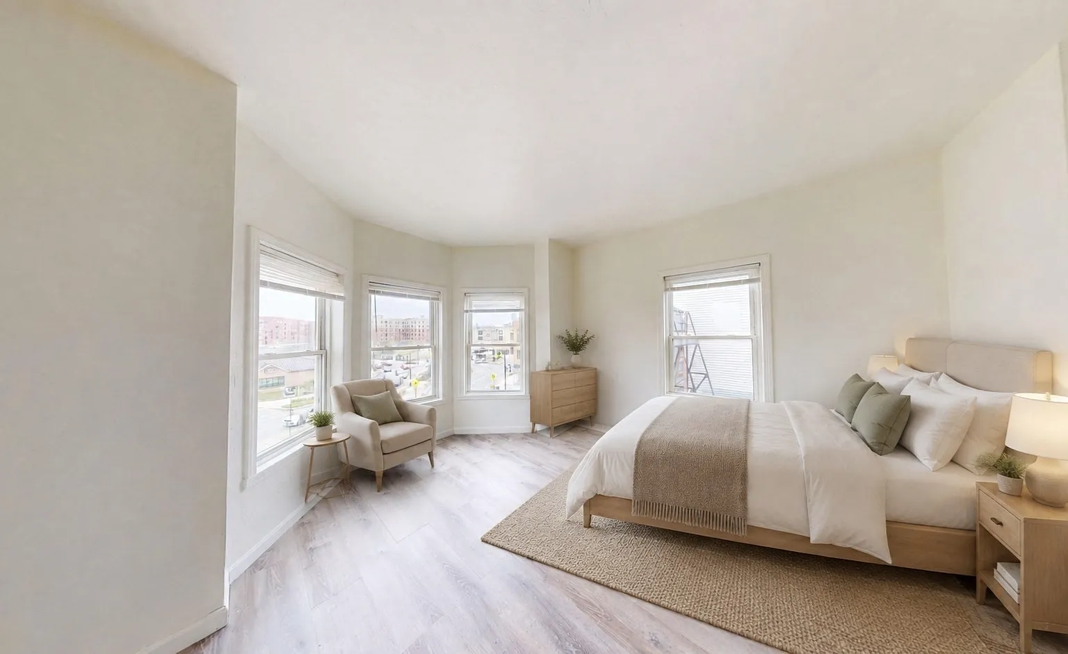 3 bed, 1.0 bath, 860 sqft, $1,850 — Photo 3