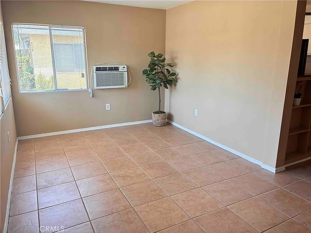 2 bed, 950 sqft, $2,695 — Photo 2