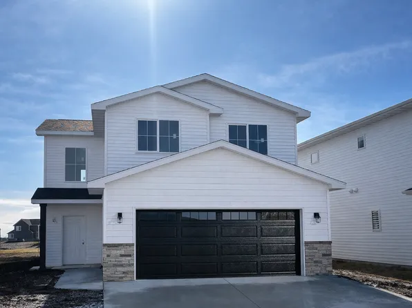 7667 Cub Creek Way, Horace, ND 58047