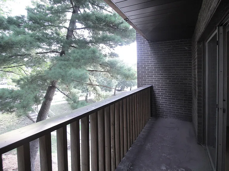 Village Square — Photo 15