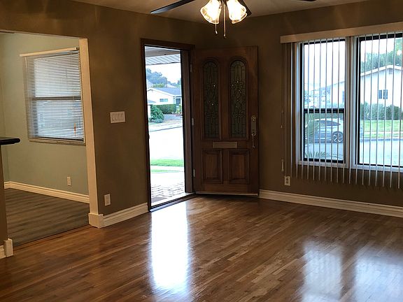 4th image of 1850 Deserta Dr