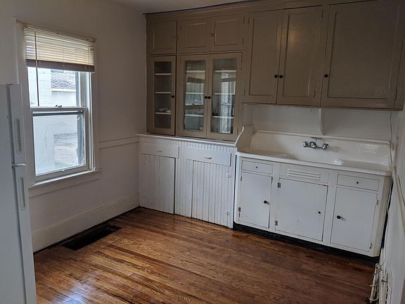 3rd image of 3363 Phillips Ave #Bottom
