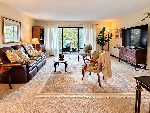 2nd image of 1 Summit Dr APT 57