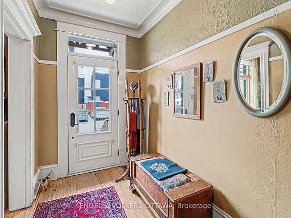 3rd image of 88 Pinhey St