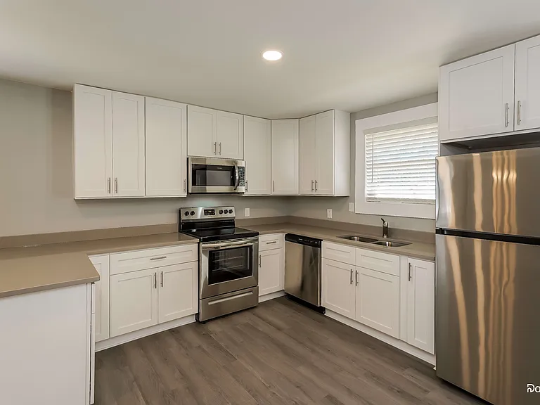 202 Bonnacliff Ct — Photo 3