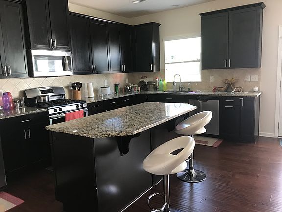 5th image of 1101 Semora Ln