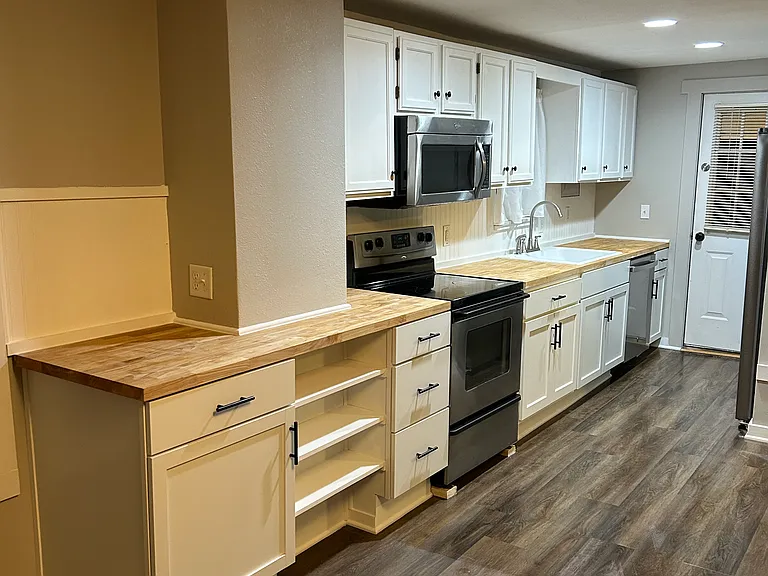 2042 Silver St — Photo 14