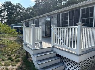 2 Martin Dr, Whiting, NJ 08759