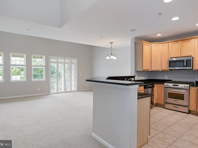 13960 Greendale Dr — Photo 33