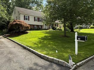 54 Chimney Ridge Dr, Morristown, NJ 07960