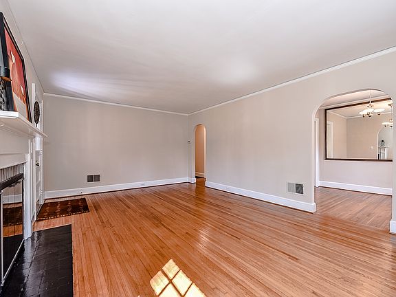 Formal Dining Through Arch