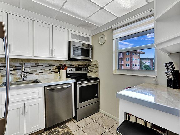 4th image of 3051 NW 46th Avenue #204