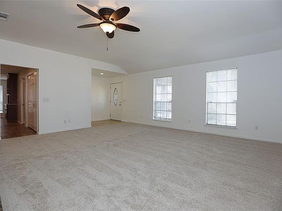 4th image of 1027 Cascade Creek Dr