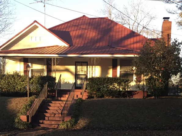 316 4th St, Manchester, GA 31816