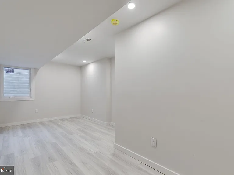 614 Hoffman St — Photo 11