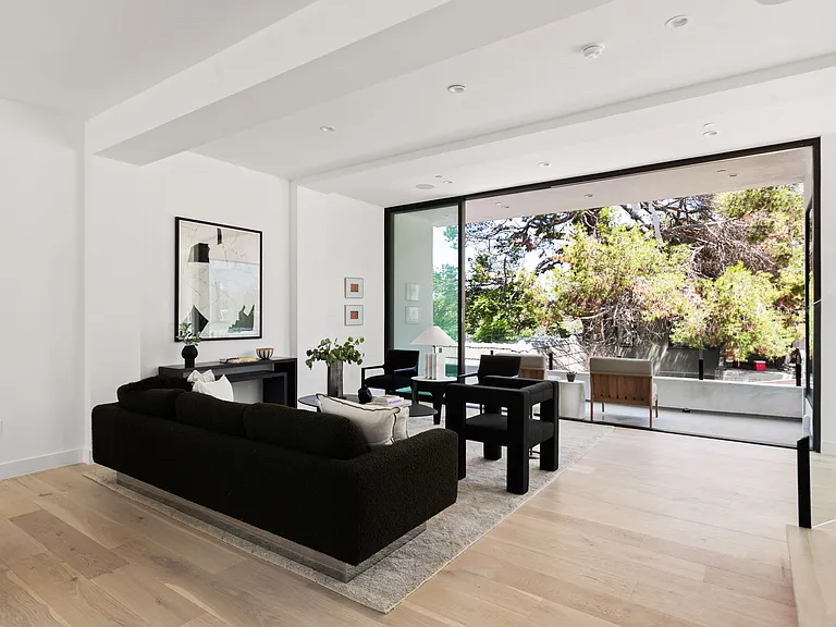 861 1/2 Hyperion Ave — Photo 6