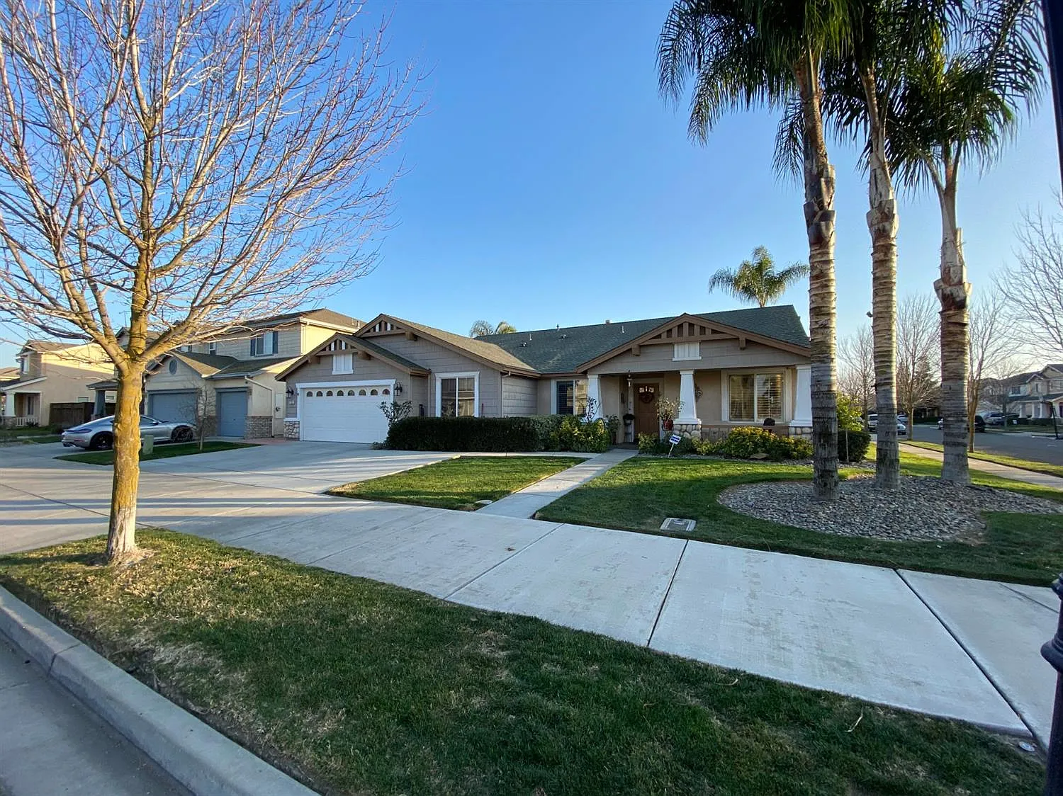 1752 E Springer Dr photo 1