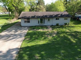 5105 Kelly Rd, Flint, MI 48504