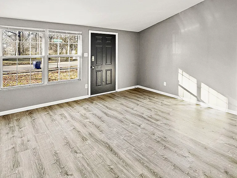 2817 Dawnview Dr — Photo 9
