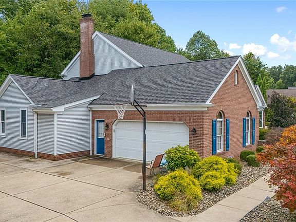 4th image of 7595 Eisenhower Dr