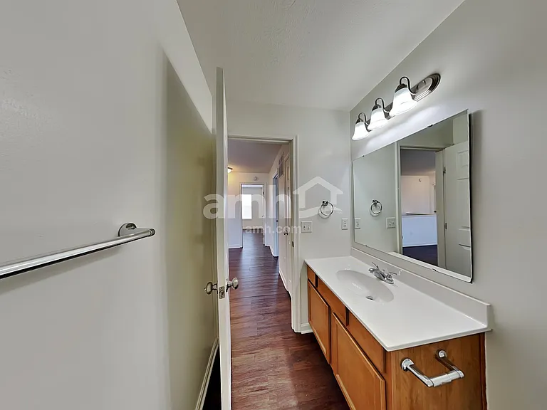 6718 Waverly Park — Photo 17