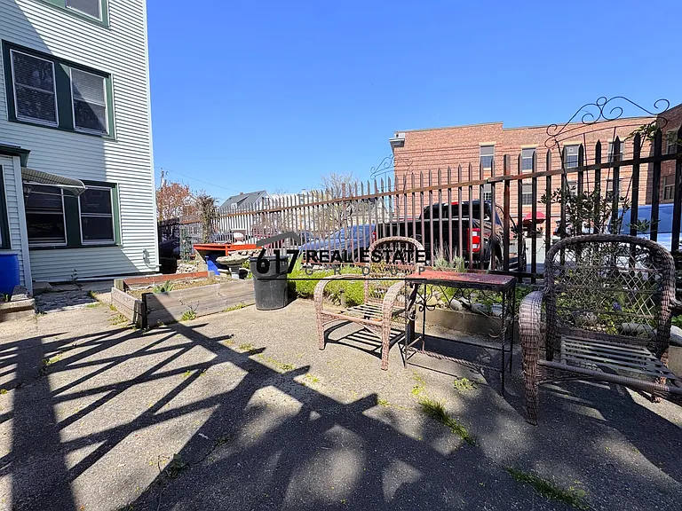 235 E Eagle St #3 — Photo 14