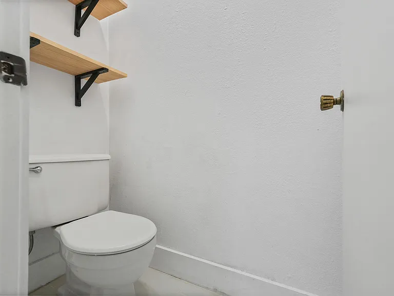 5721 Cresthaven Dr — Photo 12