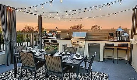 3 bed, 4.0 bath, 1928 sqft, $5,600 — Photo 3