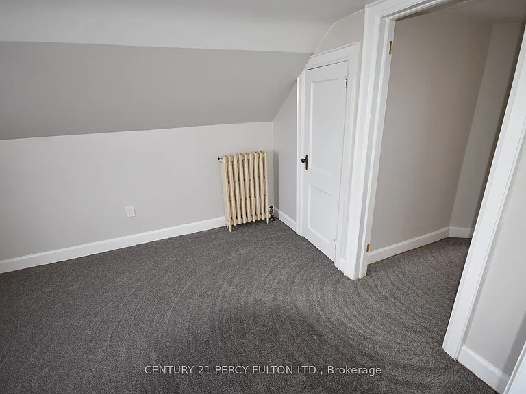 361 Bond St E — Photo 9