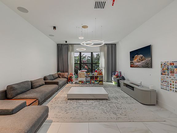 5th image of 8593 Swinley Forest Way