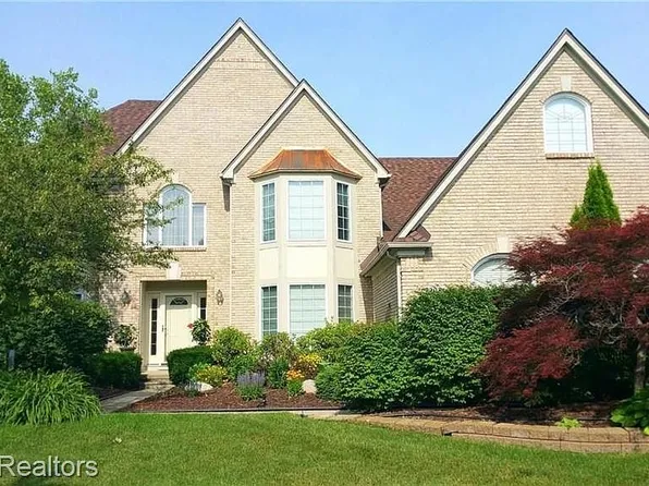 22081 Chase Dr, Novi, MI 48375