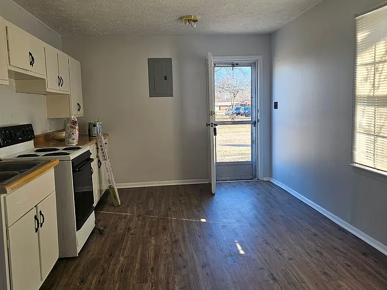3900 Placid Pl — Photo 4