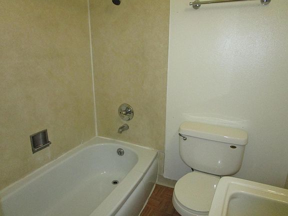 3rd image of 1307 Garfield St S APT 7